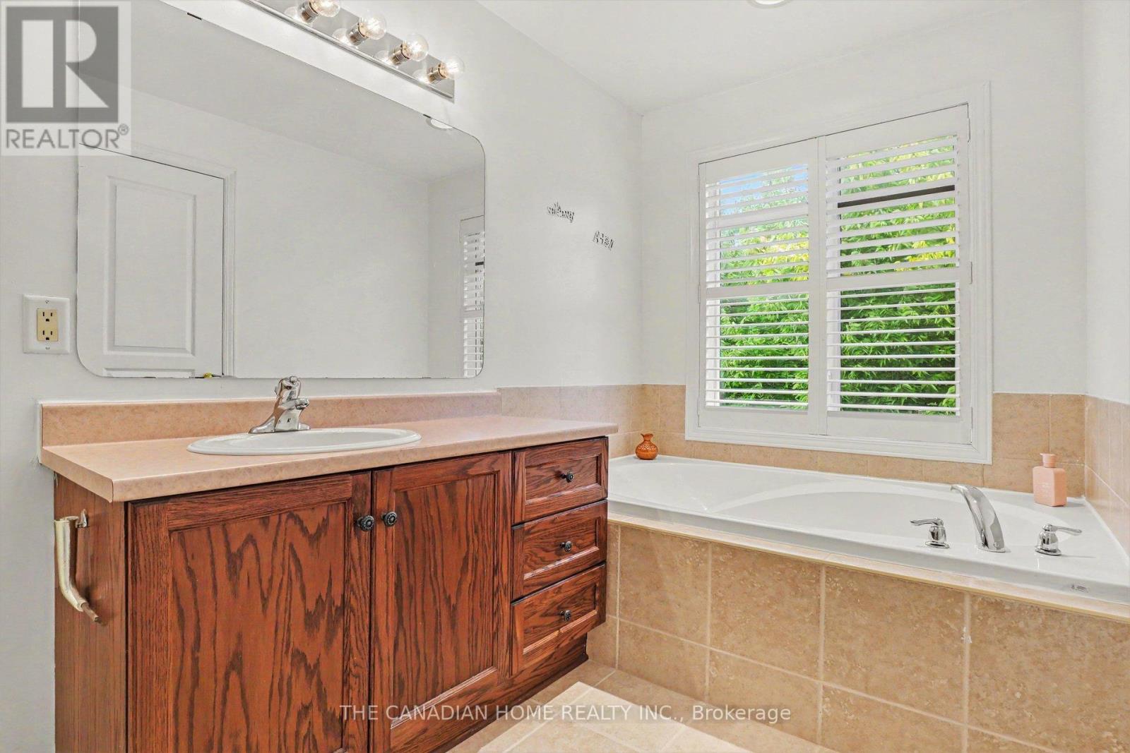 266 PARKIN CIRCLE - Image 13