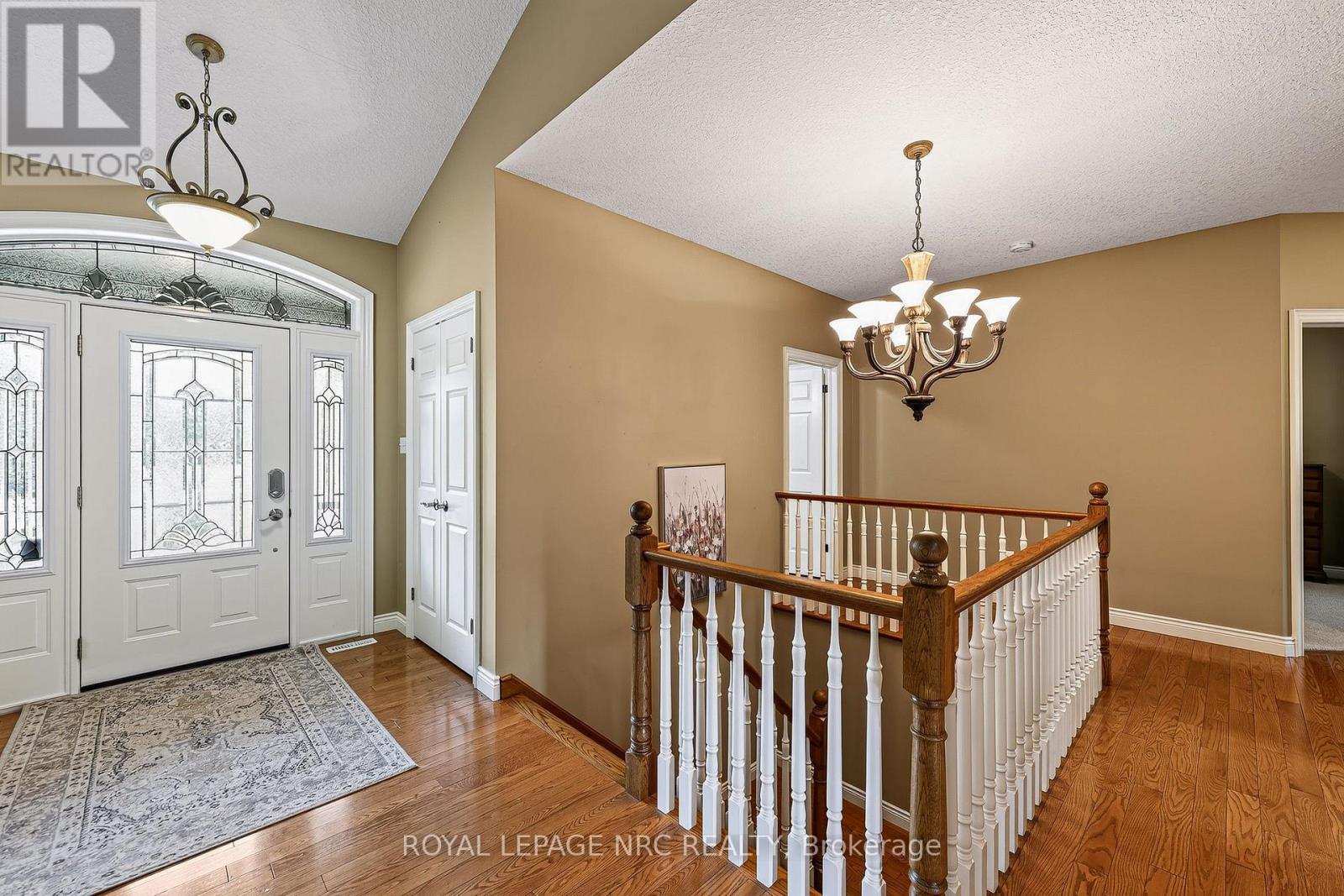 400 LAKEVIEW DRIVE - Image 29