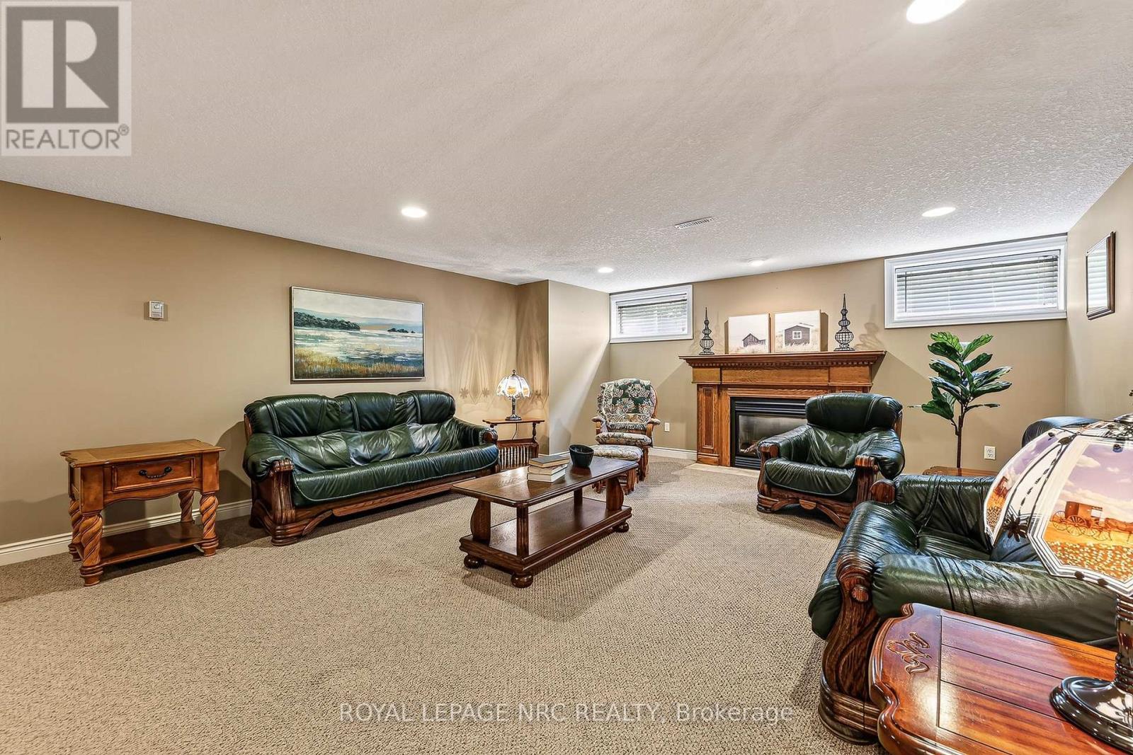 400 LAKEVIEW DRIVE - Image 30