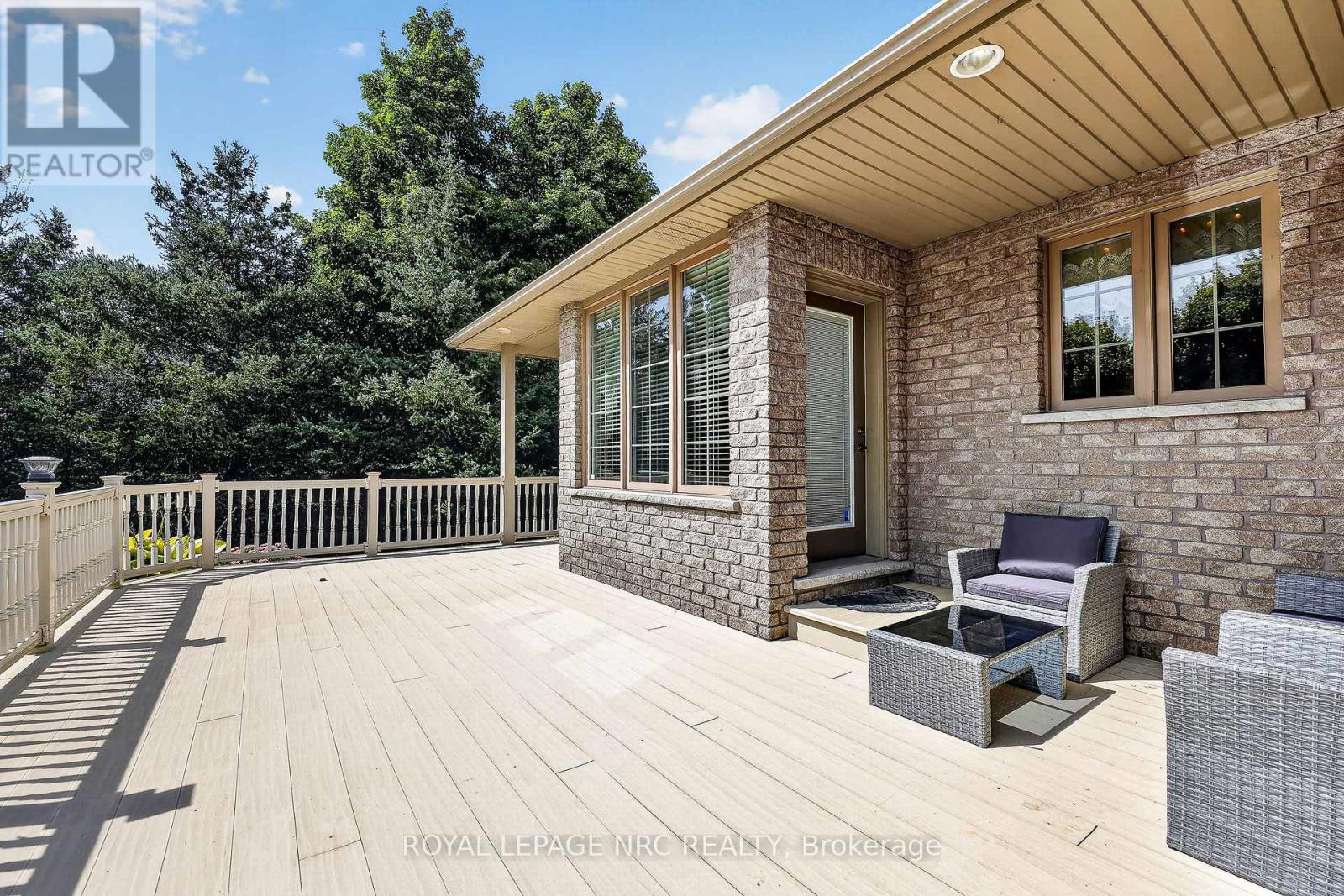 400 LAKEVIEW DRIVE - Image 36