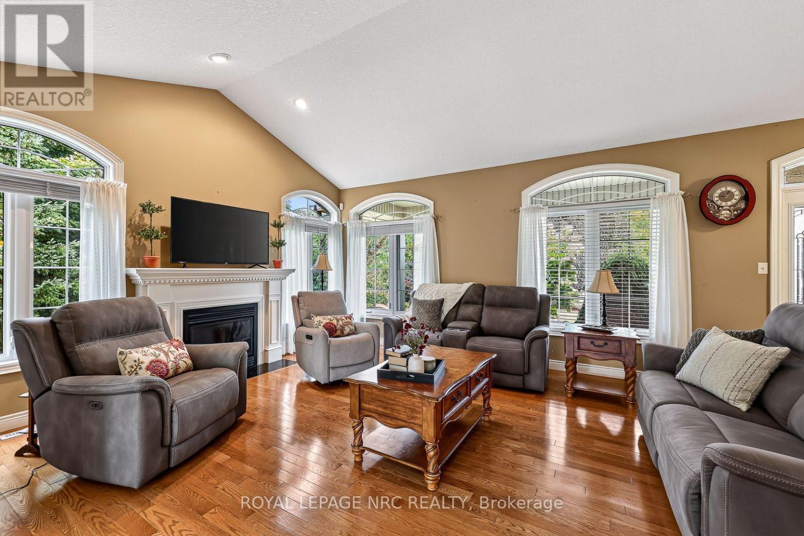 400 LAKEVIEW DRIVE - 8