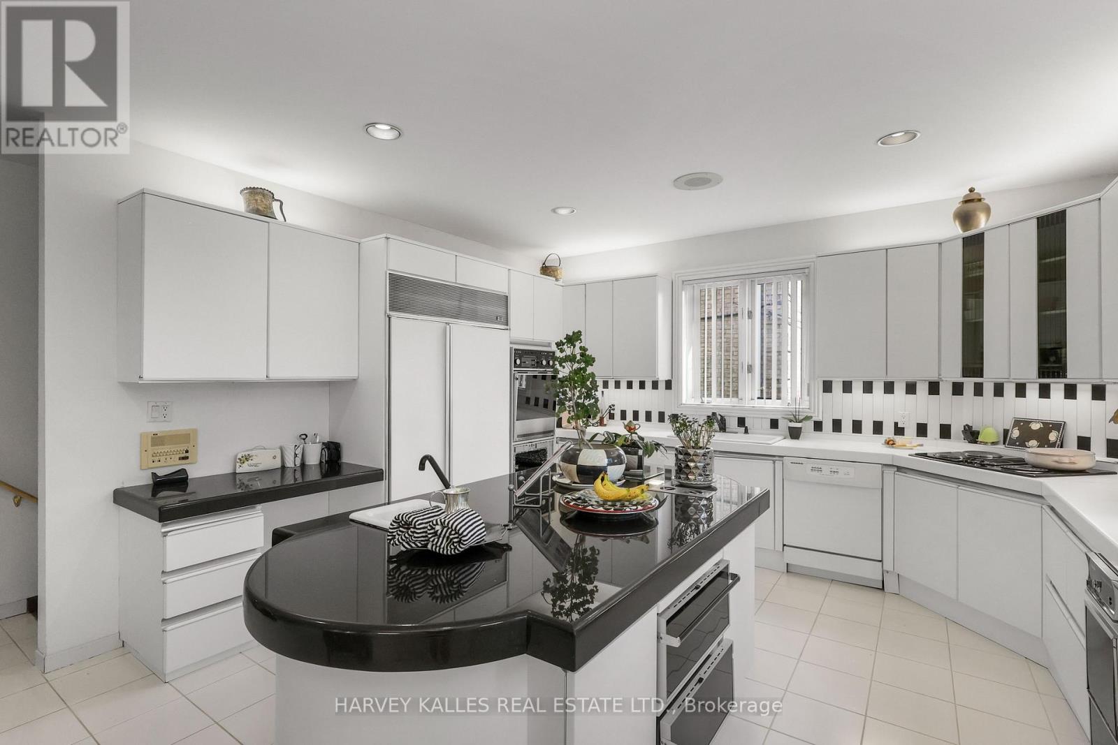83 HILLMOUNT AVENUE - 20