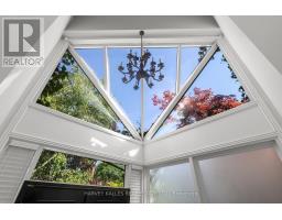 Kitchen - 83 Hillmount Avenue, Toronto, ON M6B1X5 Photo 6