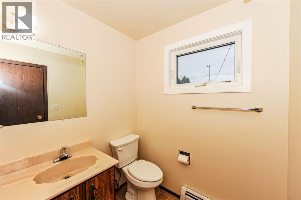 221 1 Avenue - Image 17