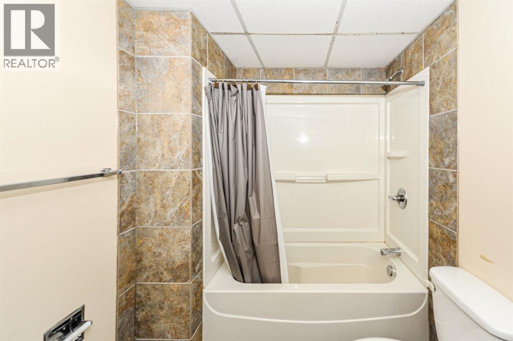 221 1 Avenue - 21