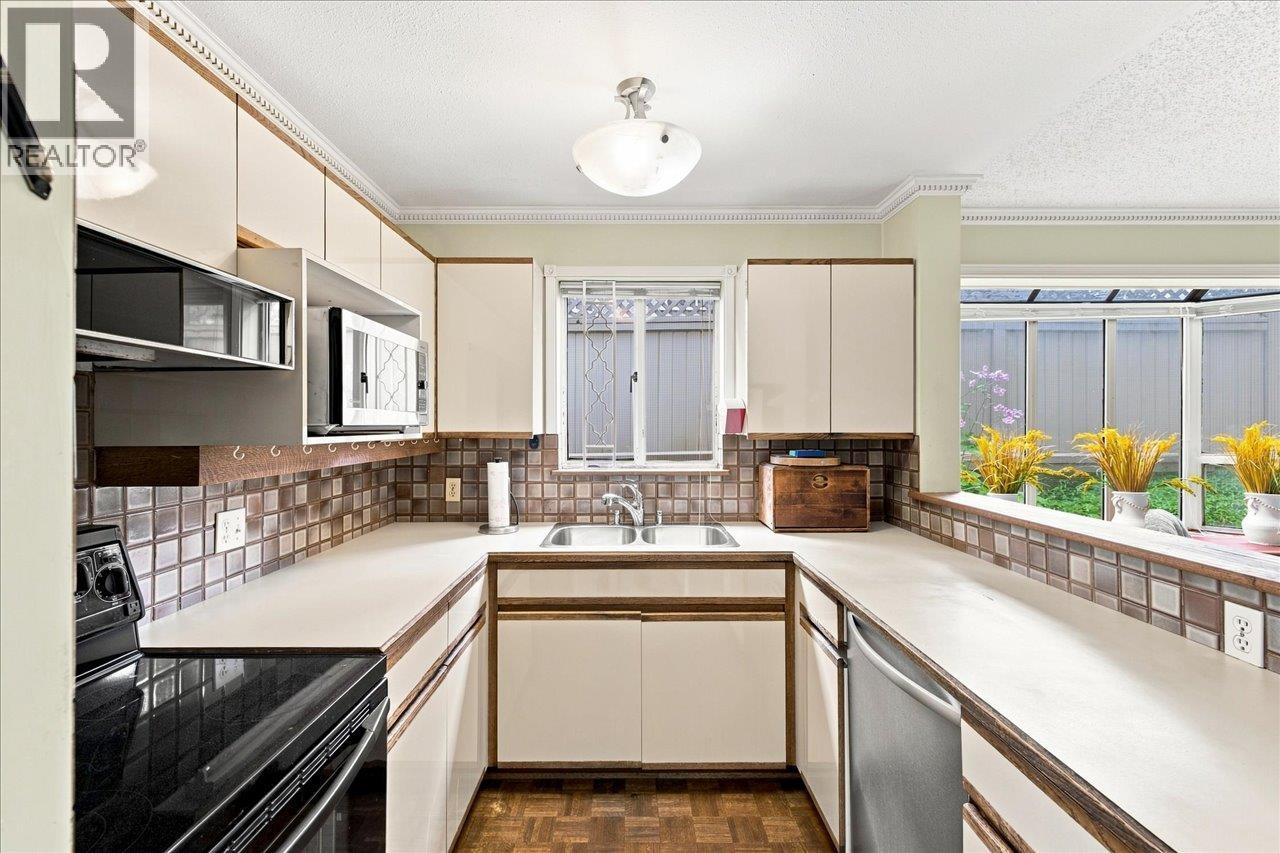 1 1176 W 15TH AVENUE, Vancouver