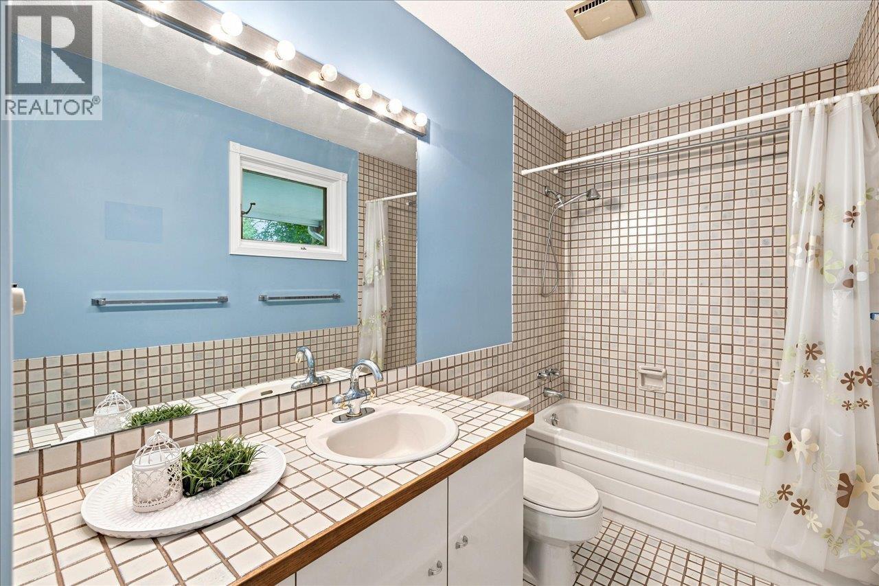 1 1176 W 15TH AVENUE, Vancouver