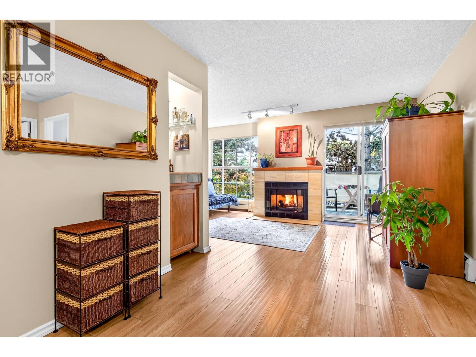 317 12 K DE K COURT, New Westminster — photo 3