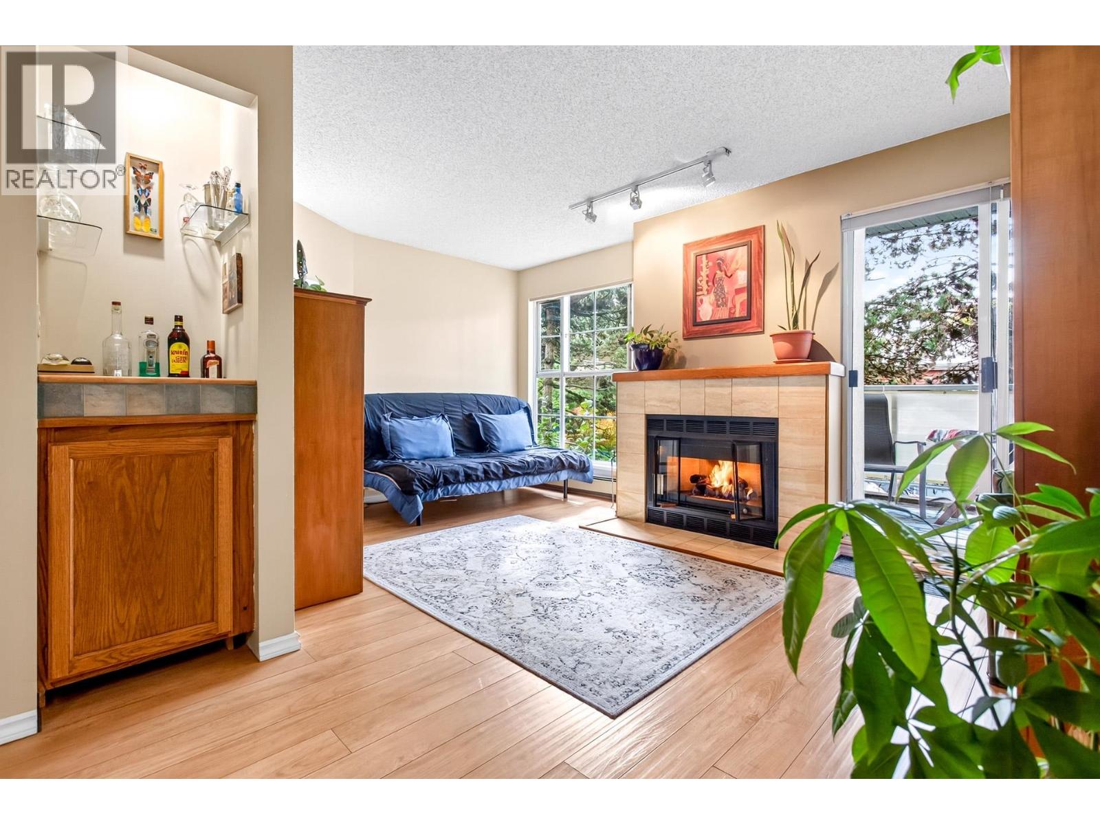 317 12 K DE K COURT, New Westminster — photo 4