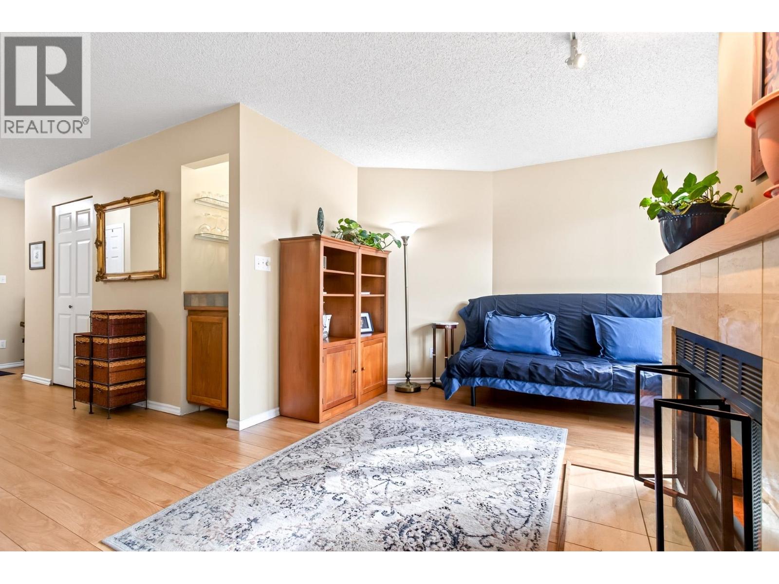 317 12 K DE K COURT, New Westminster — photo 5