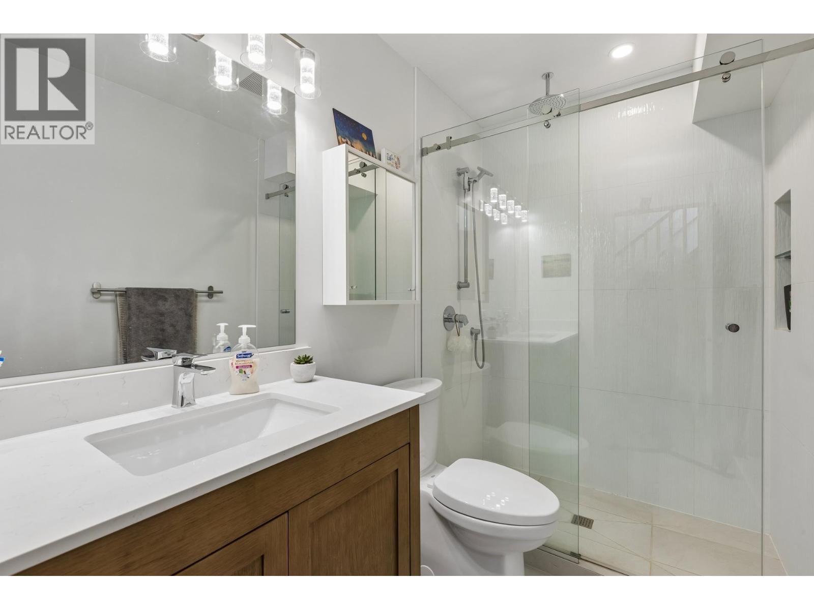7 240 E KEITH ROAD, North Vancouver