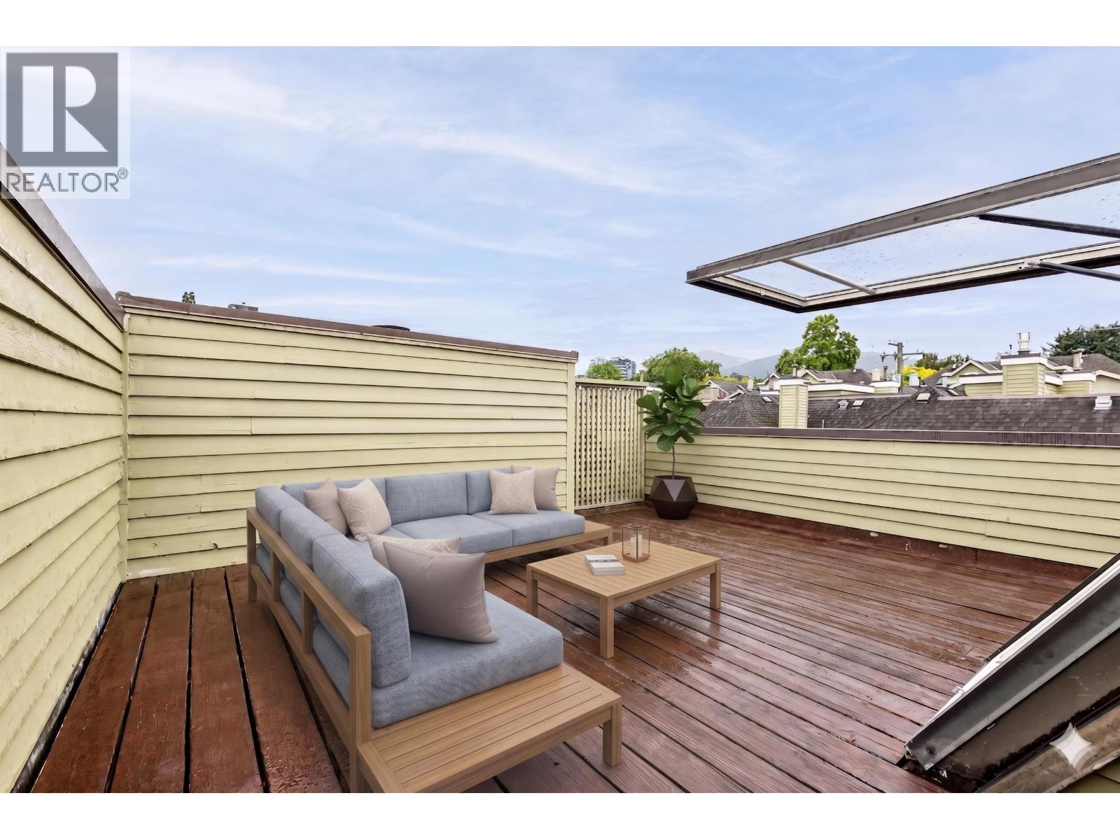 7 240 E KEITH ROAD, North Vancouver