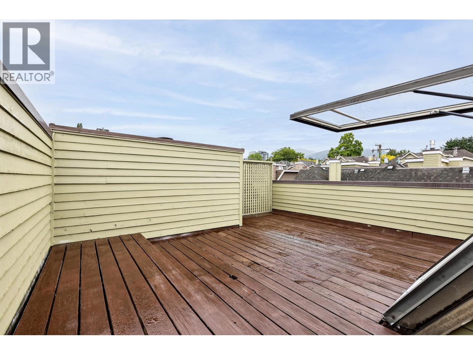 7 240 E KEITH ROAD, North Vancouver
