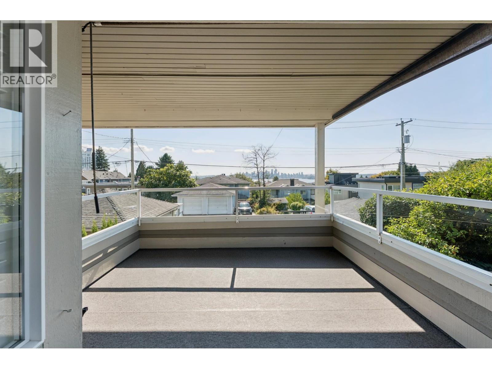 2 221 W 6TH STREET, North Vancouver