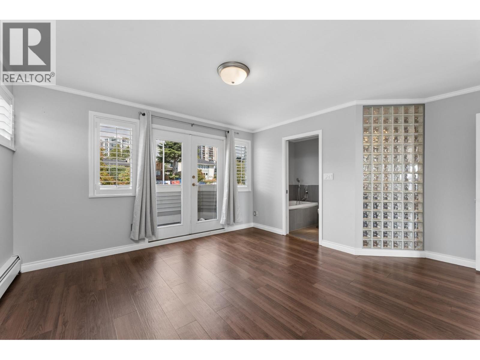 2 221 W 6TH STREET, North Vancouver
