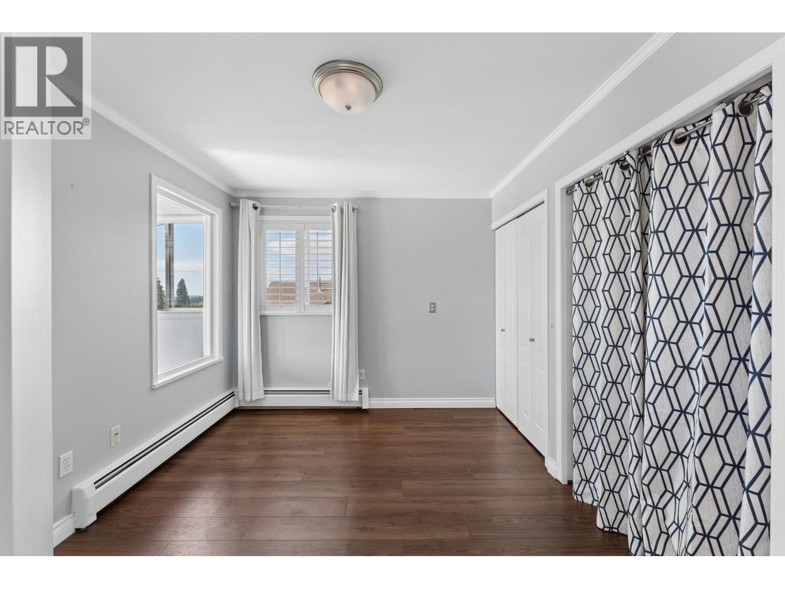 2 221 W 6TH STREET, North Vancouver