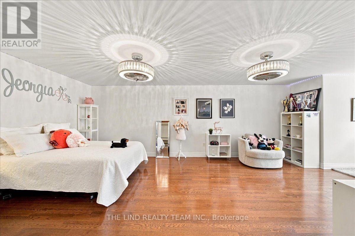 109 WILLIS DRIVE - 23