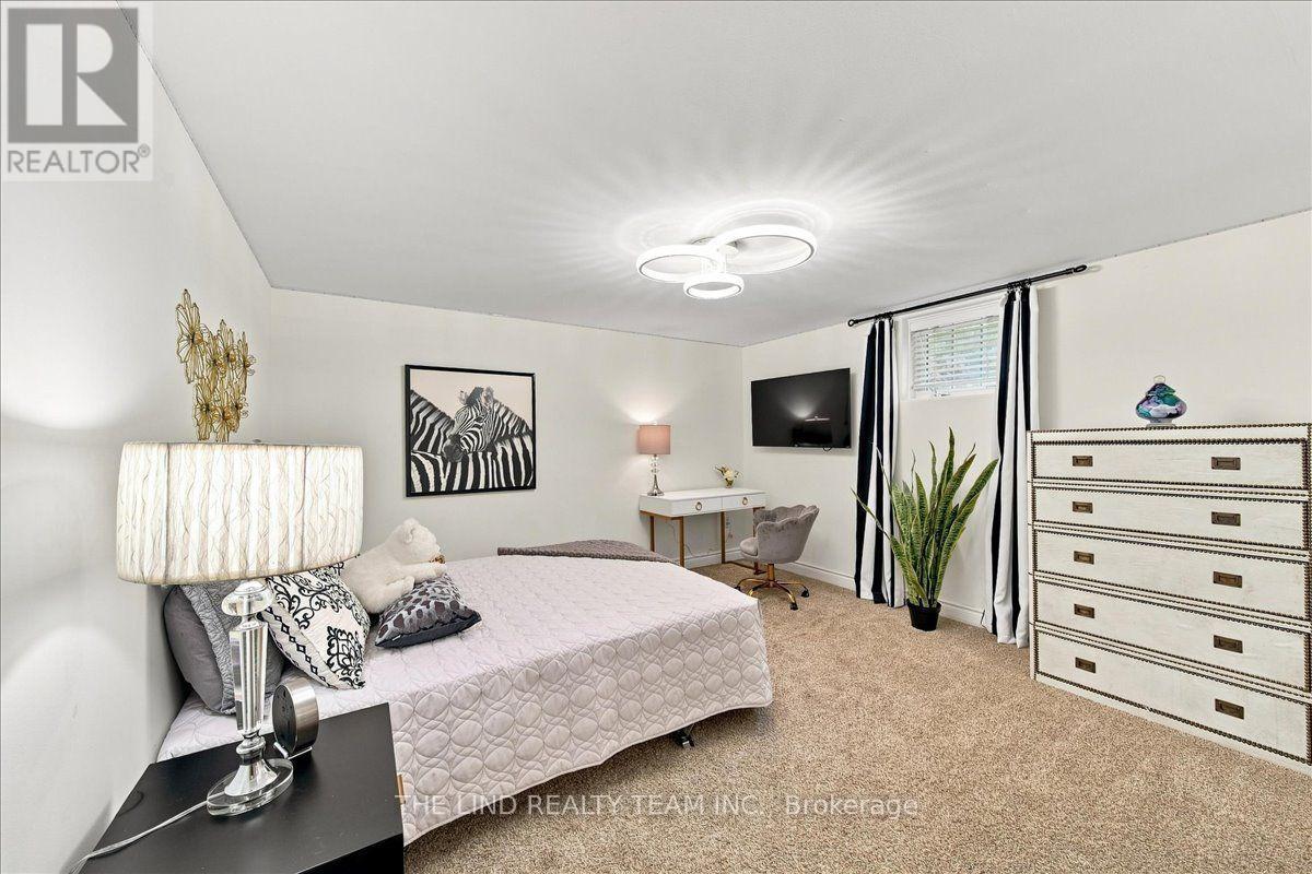 109 WILLIS DRIVE - 33