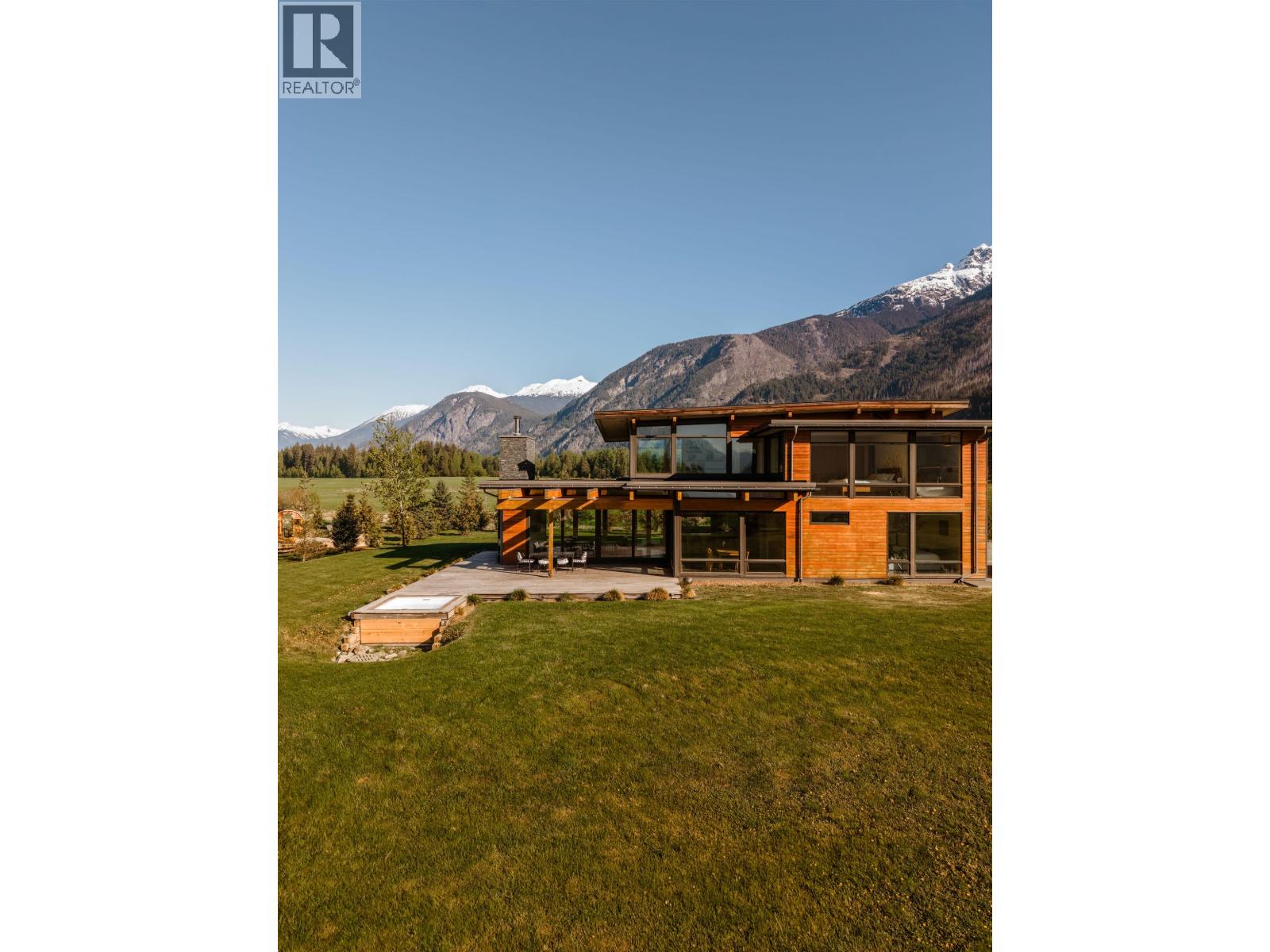 9209 PEMBERTON MEADOWS ROAD, Pemberton