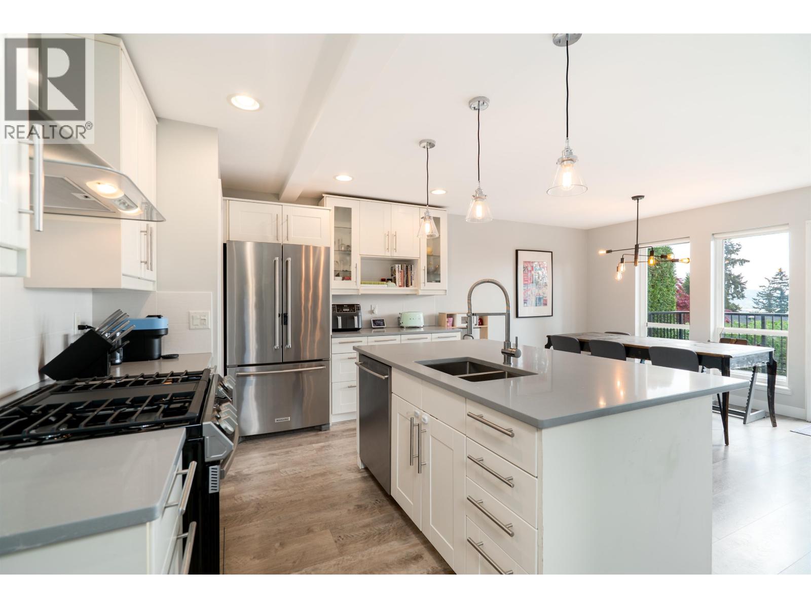 330 RICHMOND STREET, New Westminster — photo 4