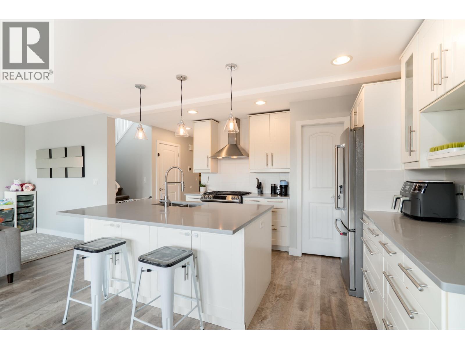 330 RICHMOND STREET, New Westminster — photo 5