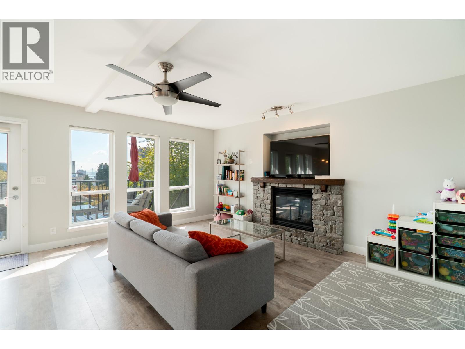 330 RICHMOND STREET, New Westminster — photo 9