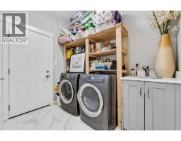 4pc Bathroom - 236 Nolanhurst Crescent Nw, Calgary, AB T3R0Z4 Photo 13