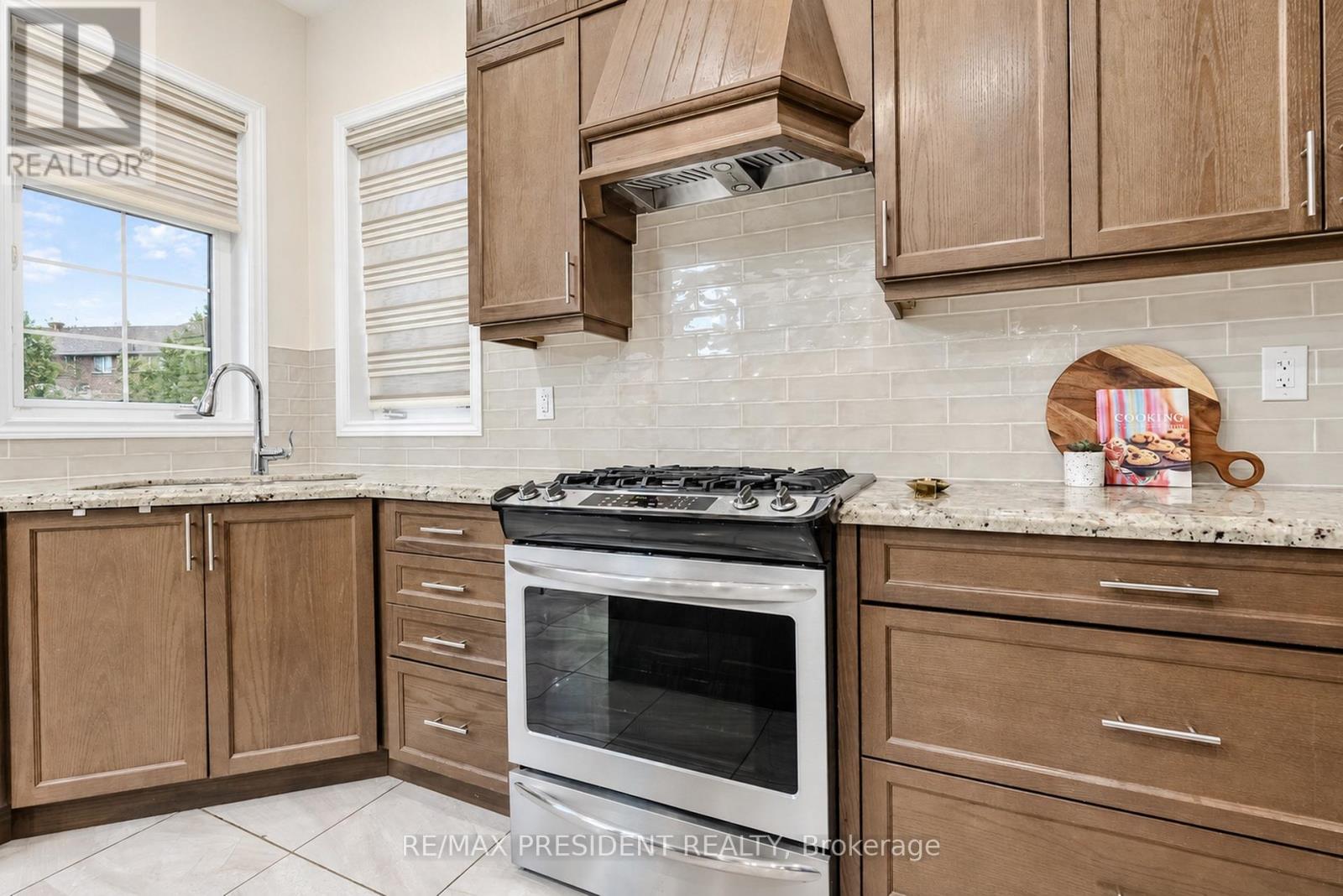 31 MONARCH DRIVE - 19