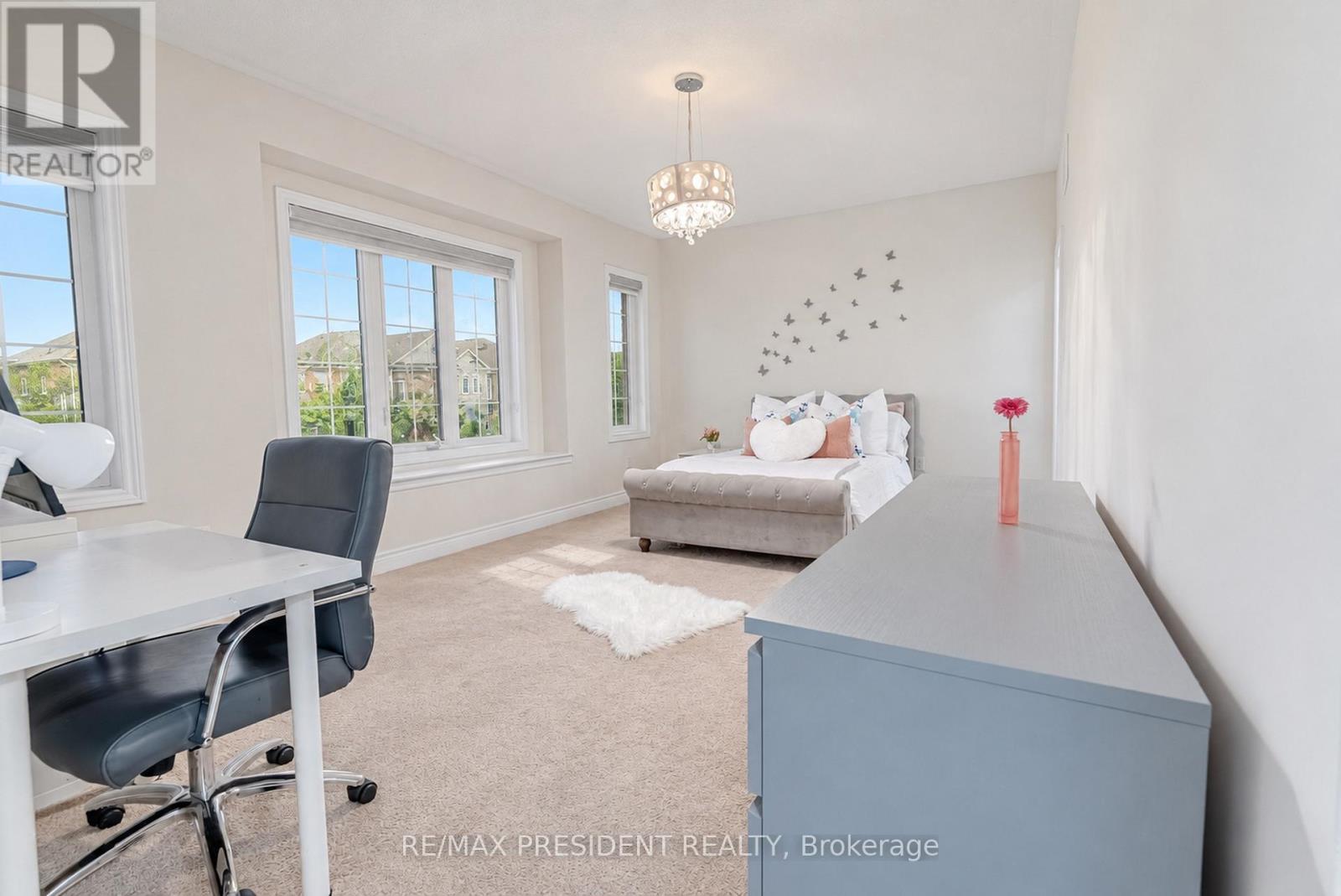 31 MONARCH DRIVE - 24