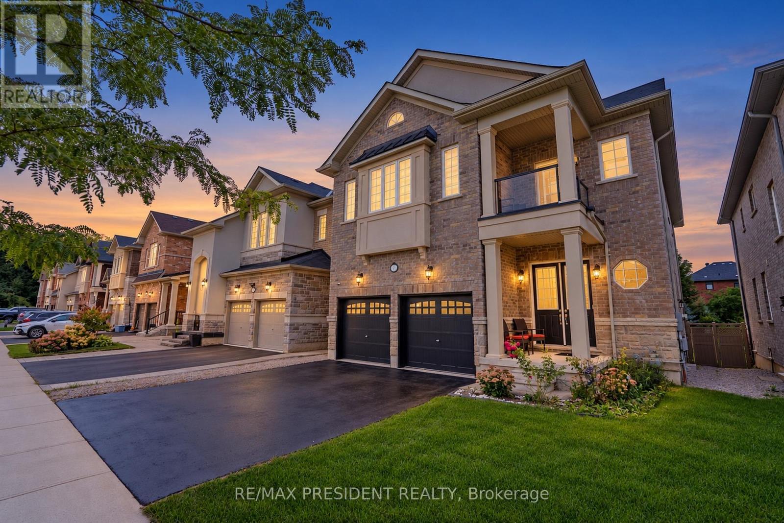 31 MONARCH DRIVE - 3