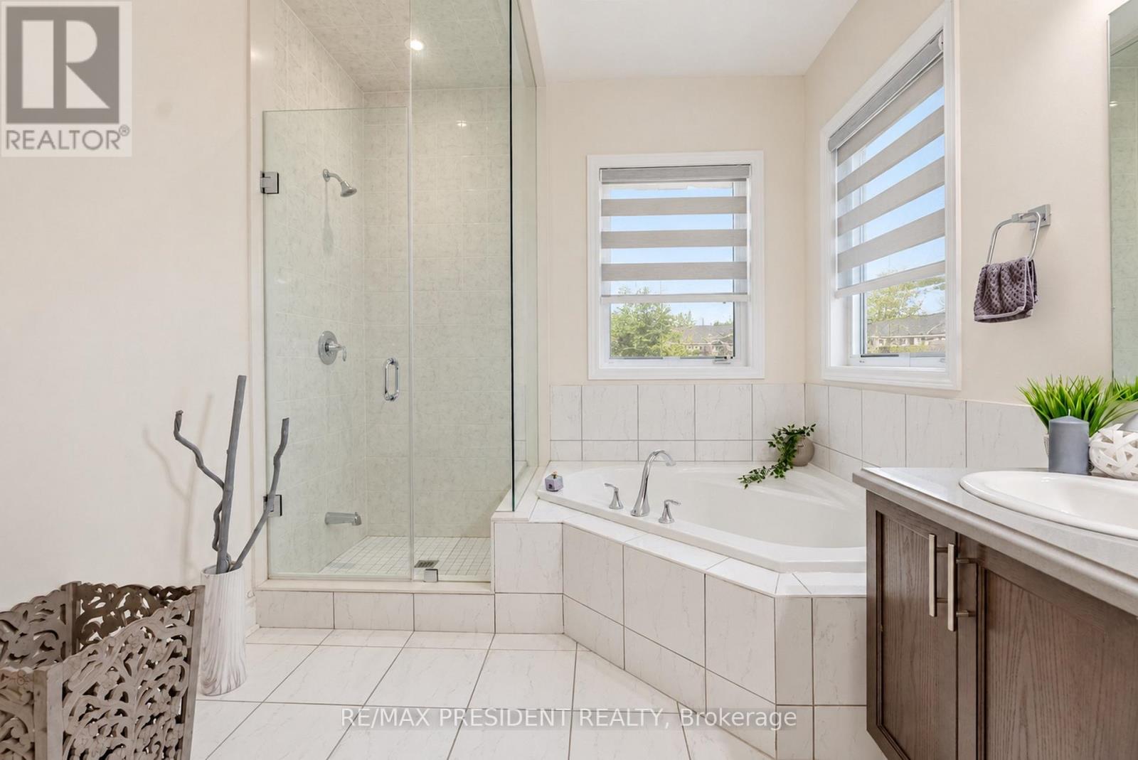 31 MONARCH DRIVE - 37