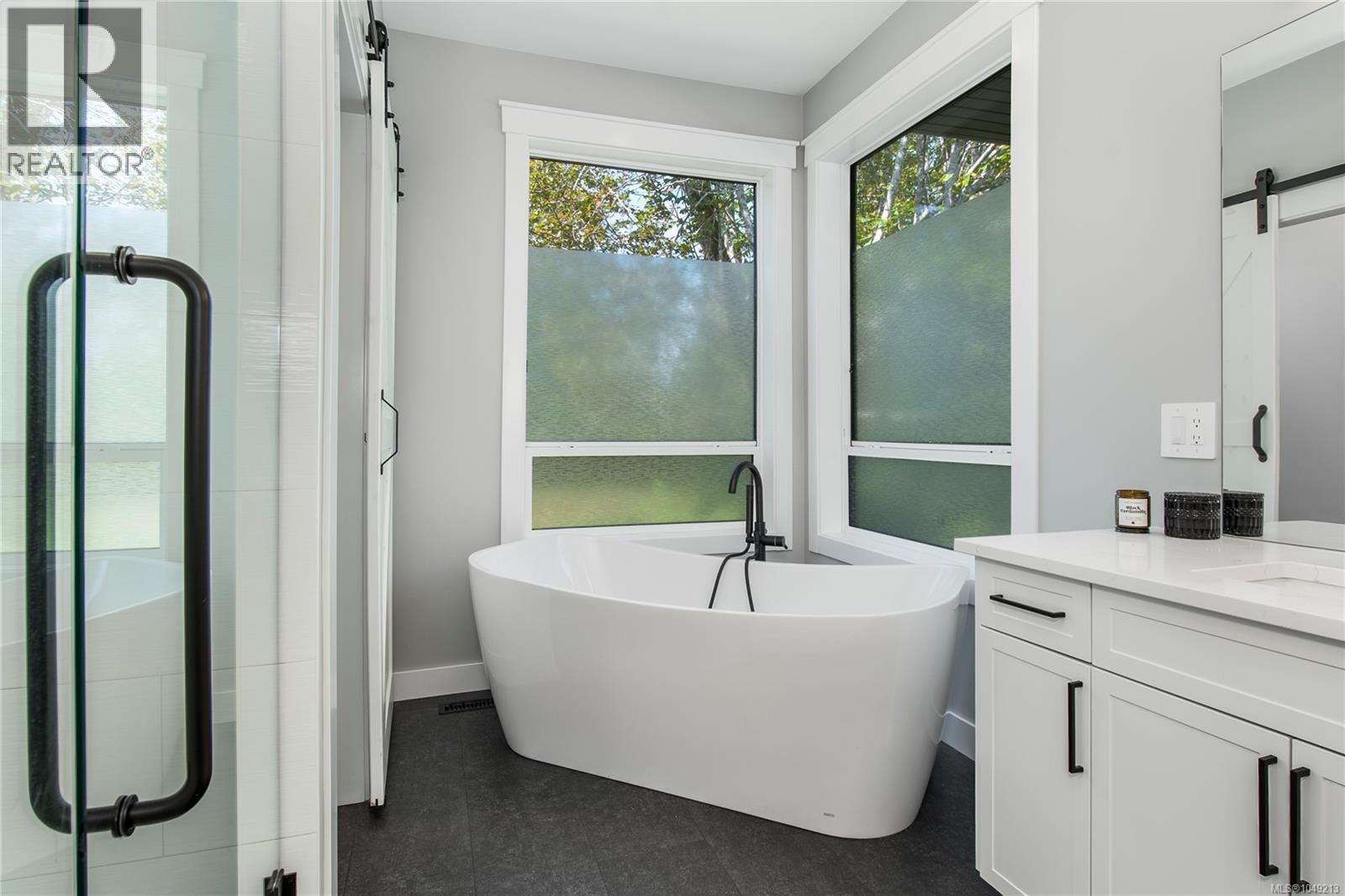 3811 Woodland Dr - Image 22