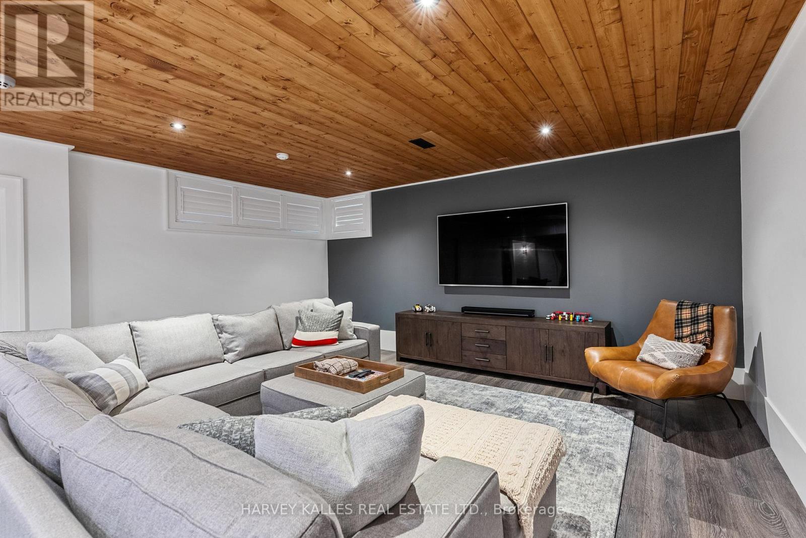 42 WINDFIELD DRIVE W - 31