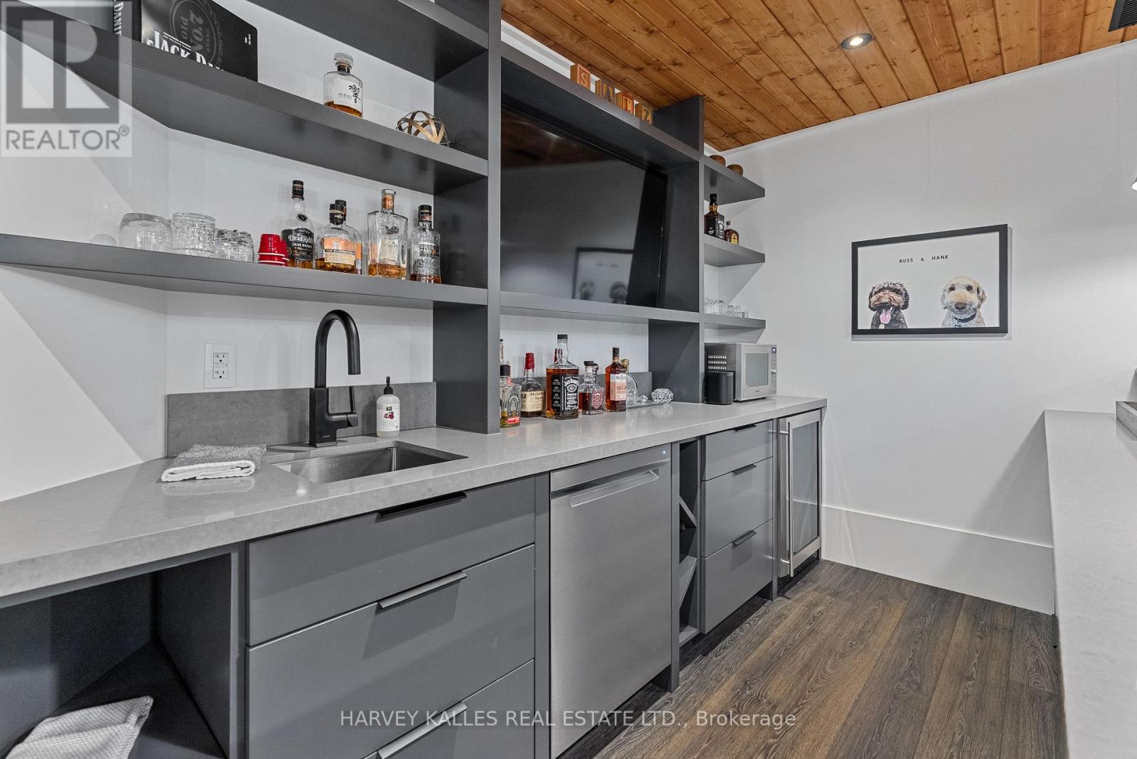42 WINDFIELD DRIVE W - 36