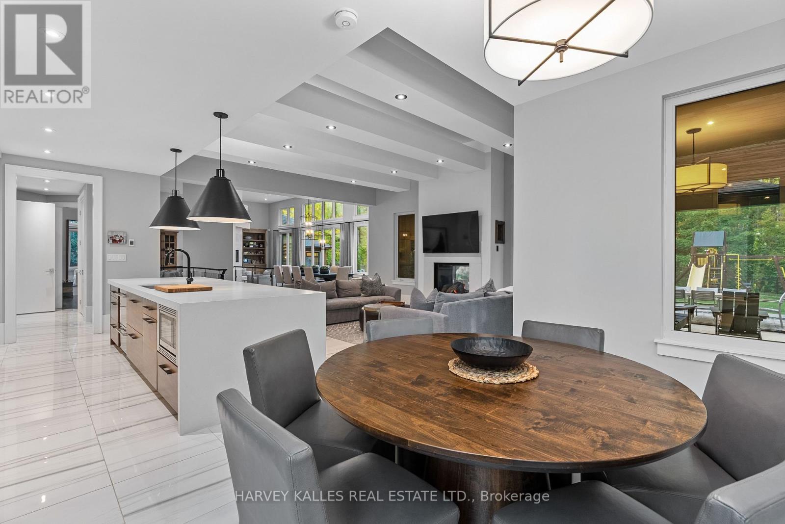 42 WINDFIELD DRIVE W - 39