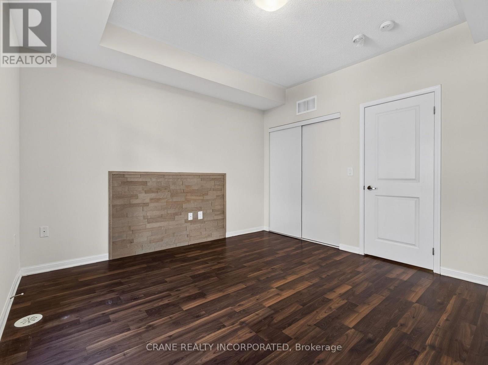 #108 400 HOPEWELL AVENUE - 23
