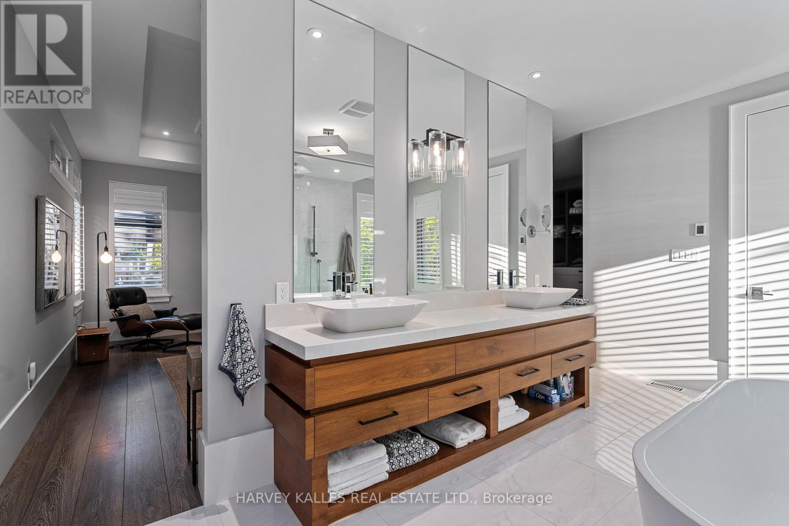 42 WINDFIELD DRIVE W - 27