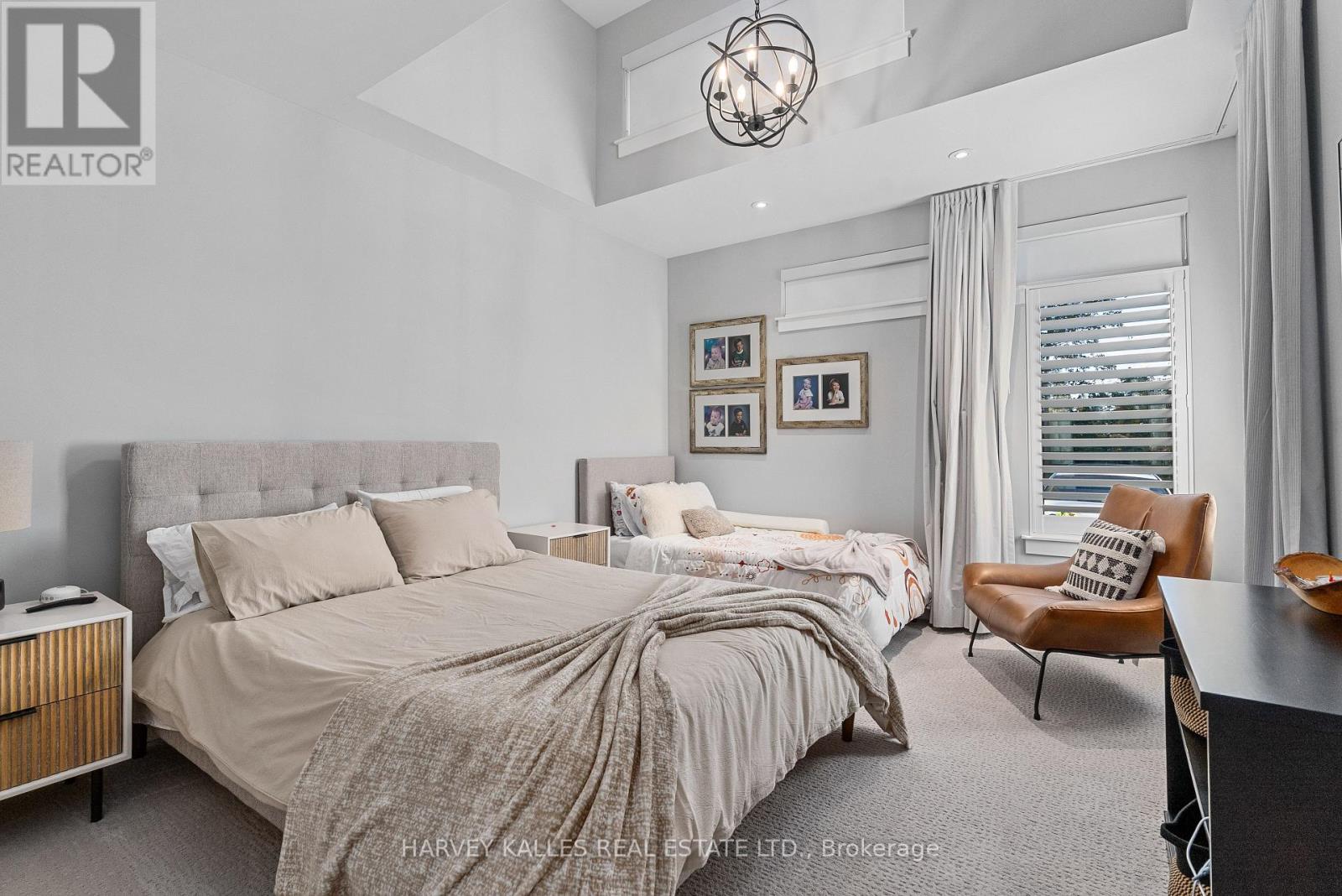 42 WINDFIELD DRIVE W - 28