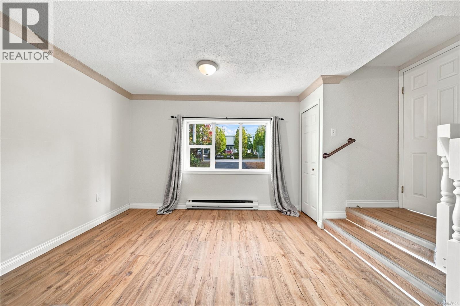 141 Jensen Ave E - 13