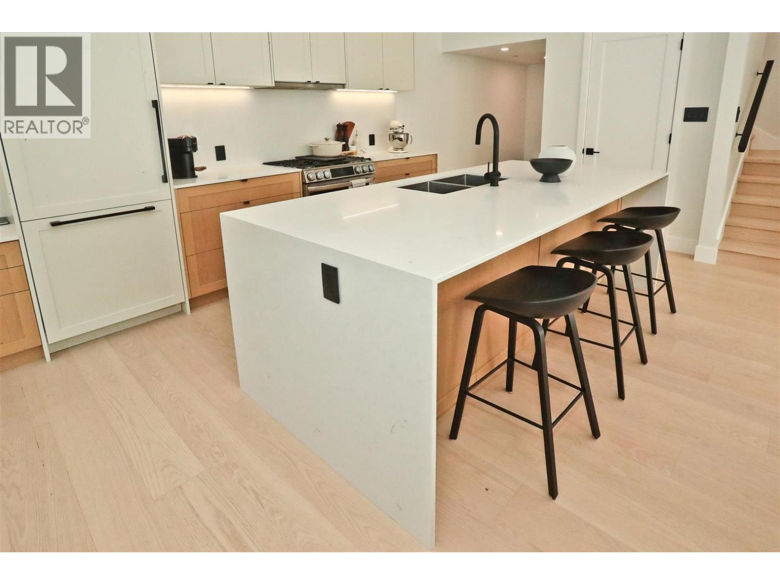 4015 VICTORIA DRIVE, Vancouver — photo 5