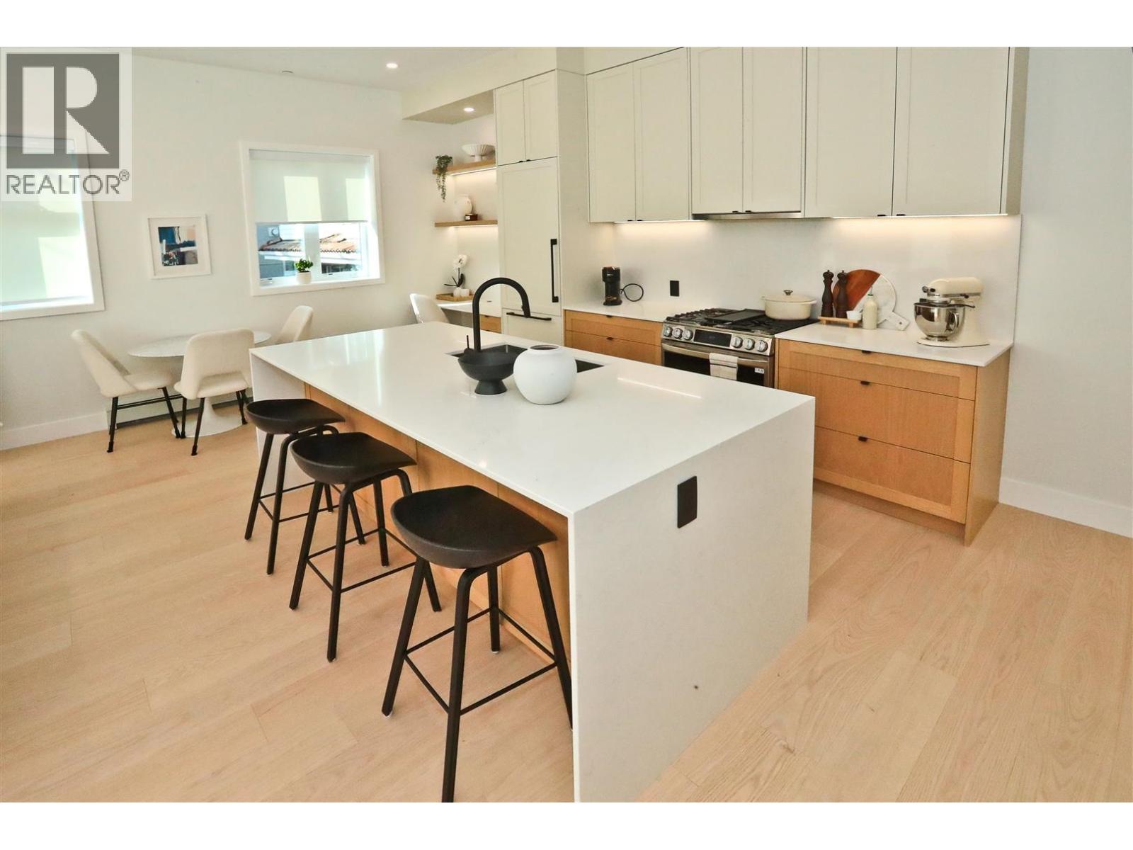 4015 VICTORIA DRIVE, Vancouver — photo 4