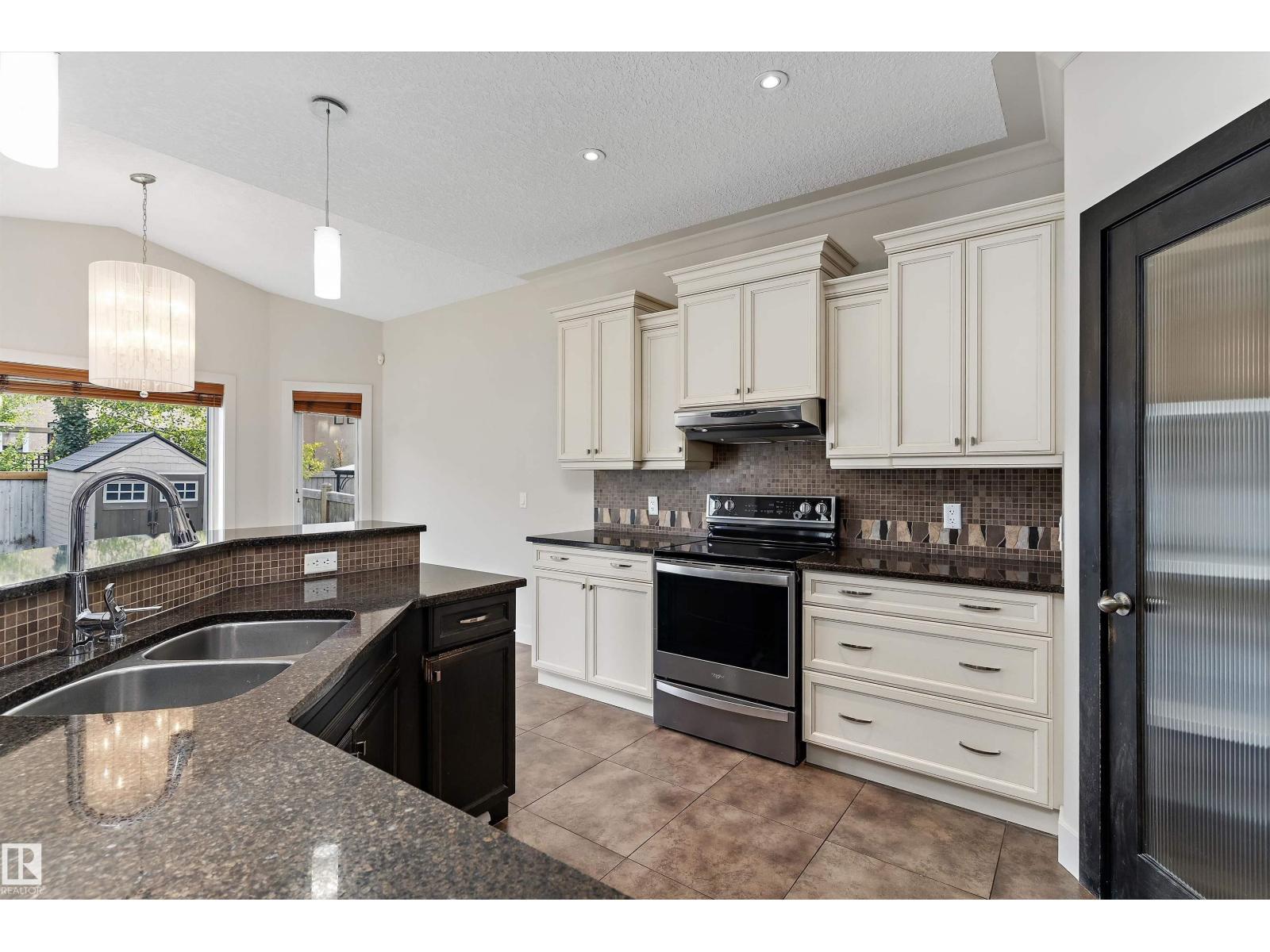 17535 110 ST NW - 25