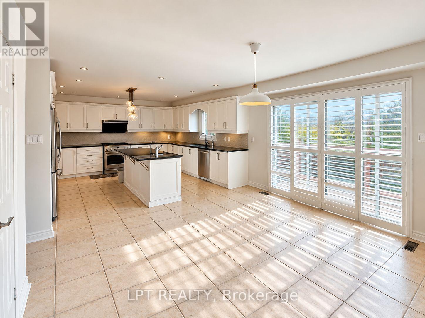 37 LASER COURT, Richmond Hill (Doncrest) — photo 9