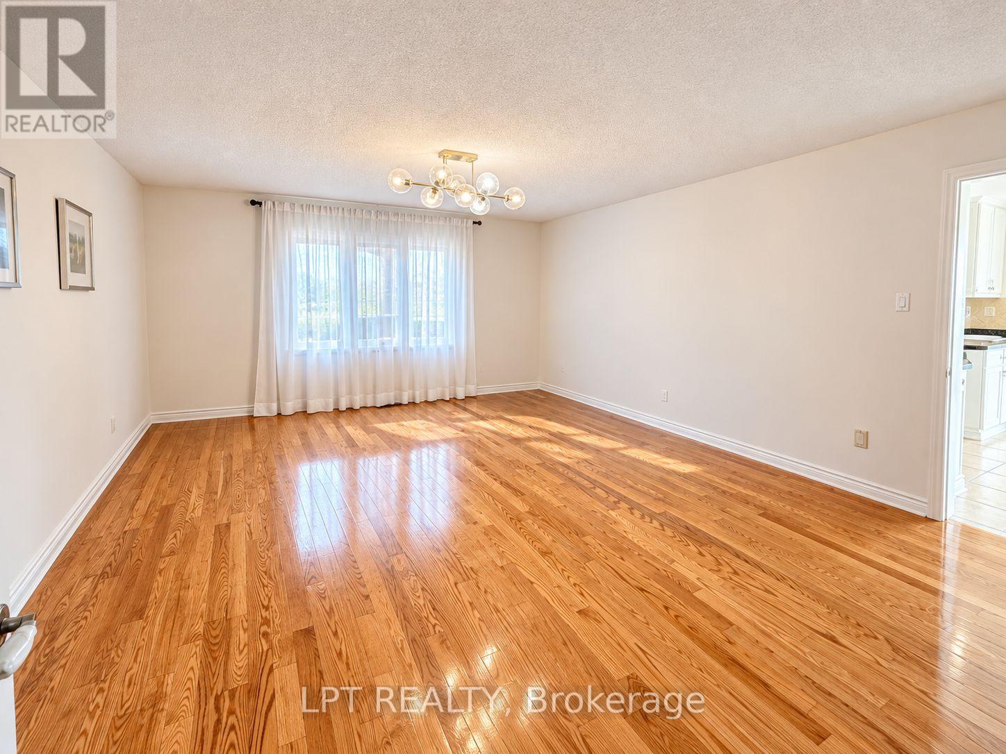 37 LASER COURT, Richmond Hill (Doncrest) — photo 7