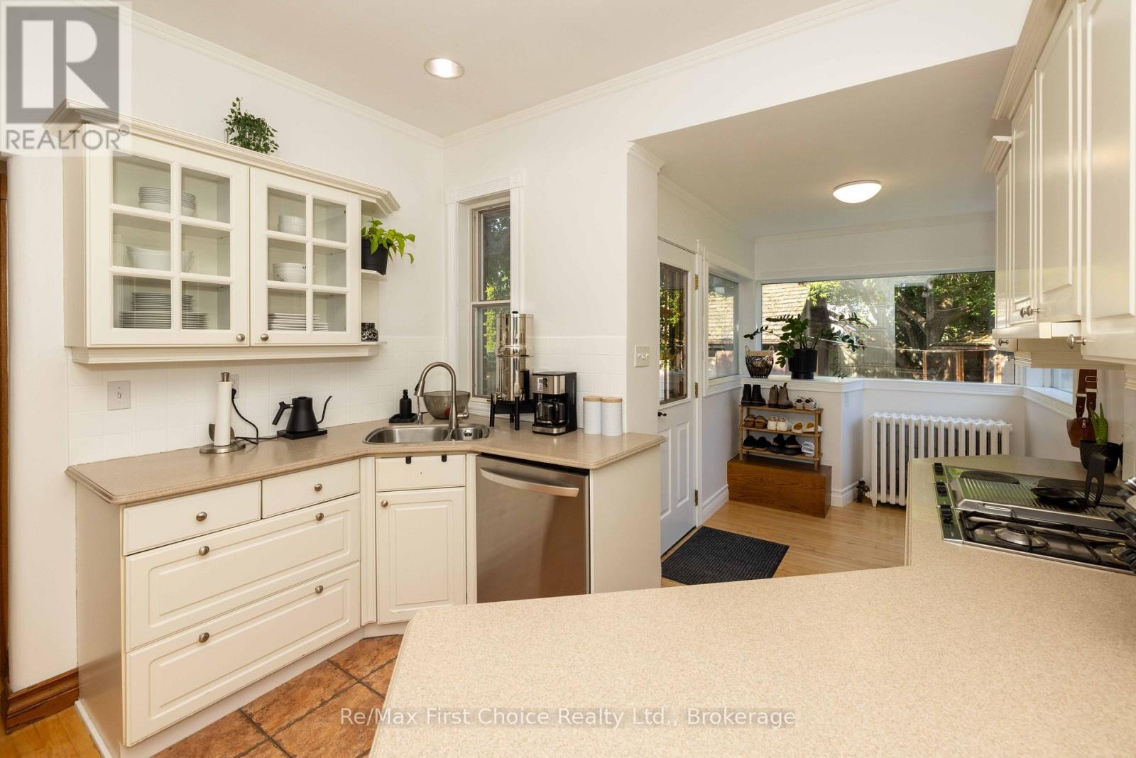 427 NORAH STREET S - 39