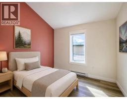 35- Takhini Meadows Drive, Whitehorse North, YT Y1A7A2 Photo 8
