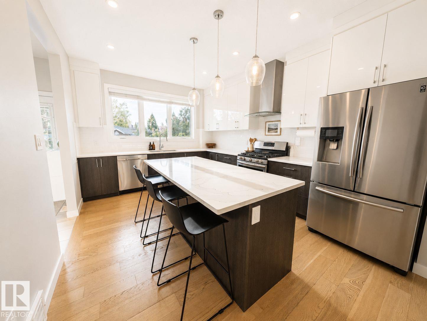 10516 76 ST NW - 10