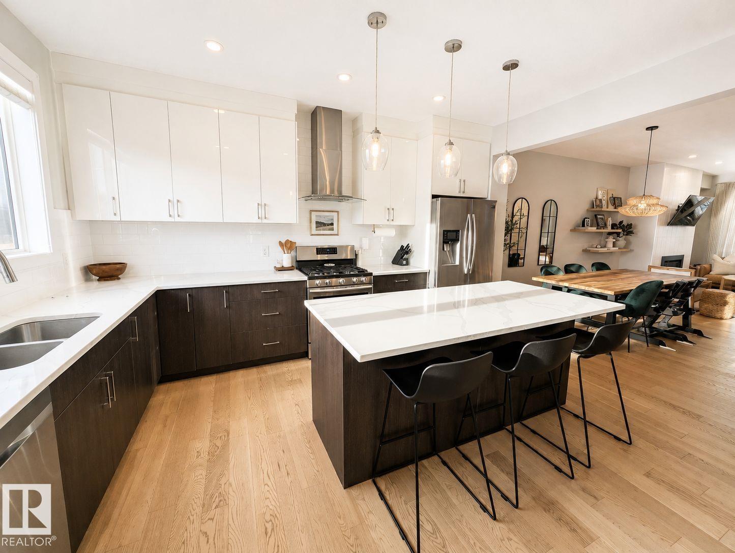 10516 76 ST NW - 12