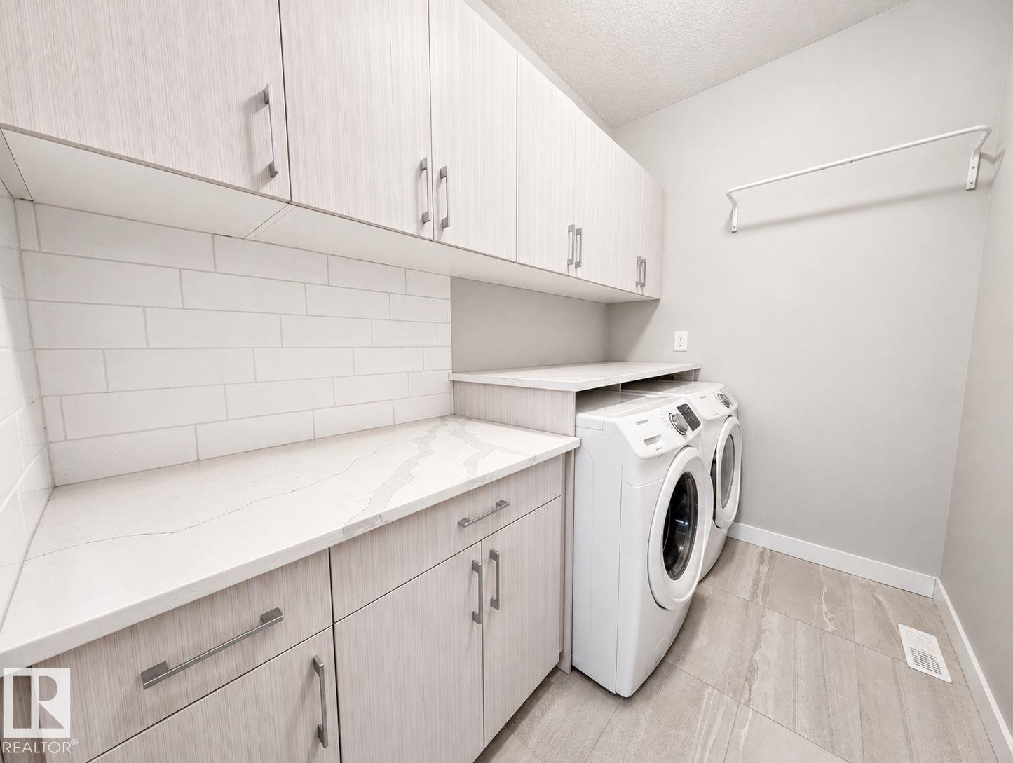 10516 76 ST NW - 16