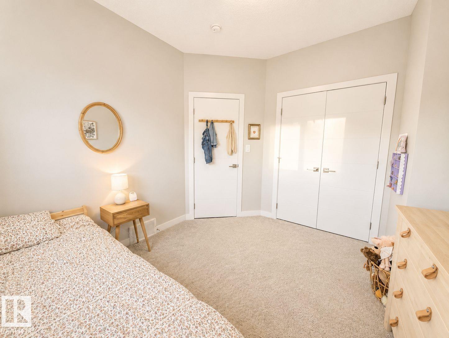 10516 76 ST NW - 24